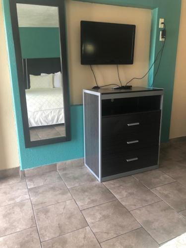 Pinn Road Inn And Suites Lackland Afb And Seaworld ซานอันโตนิโอ ภายนอก รูปภาพ