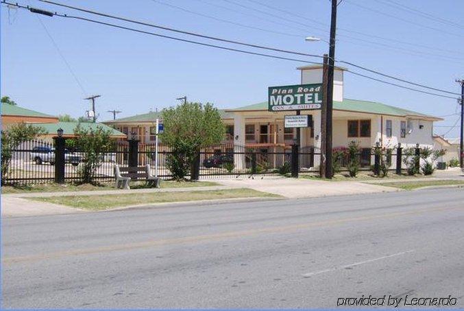 Pinn Road Inn And Suites Lackland Afb And Seaworld ซานอันโตนิโอ ภายนอก รูปภาพ