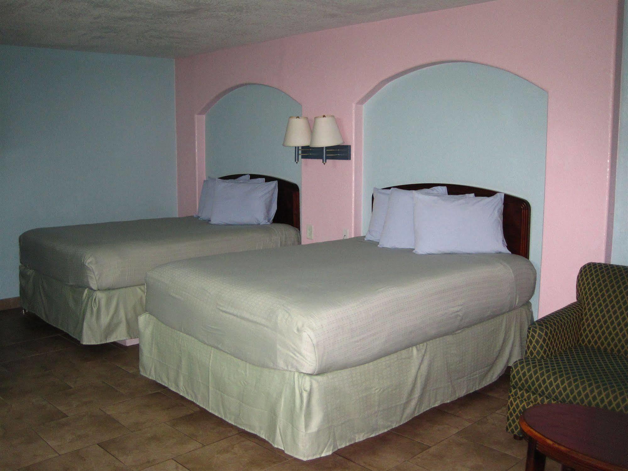 Pinn Road Inn And Suites Lackland Afb And Seaworld ซานอันโตนิโอ ภายนอก รูปภาพ