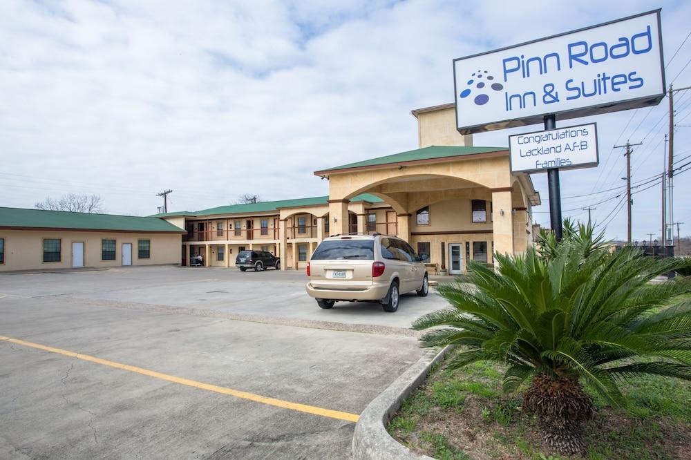 Pinn Road Inn And Suites Lackland Afb And Seaworld ซานอันโตนิโอ ภายนอก รูปภาพ